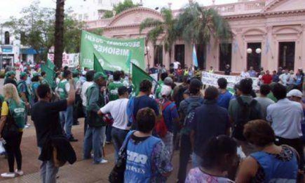 En repudio al atentado que sufri� el secretario general de CTA: trabajadores paran este mi�rcoles