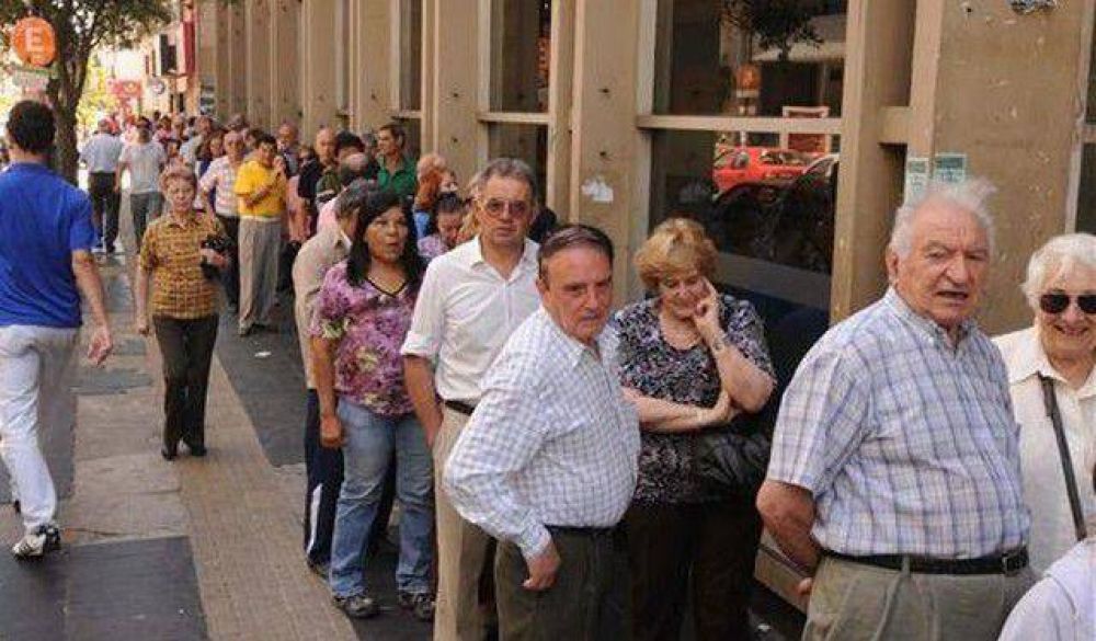 La semana que viene entregar�n 28 mil tarjetas SUBE a jubilados