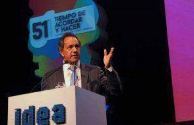 Scioli promete a empresarios �inmejorable clima de negocios�