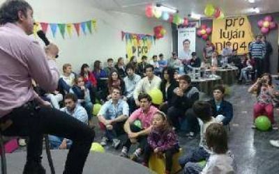Luciani participó de un encuentro con jóvenes PRO en Luján