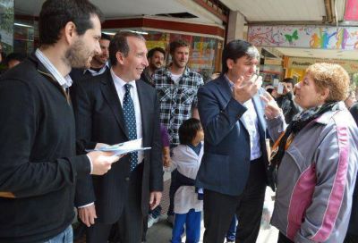 Bossio recorri� el centro de Don Torcuato acompa�ando a Sergio Szpolski