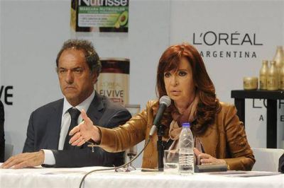 Cristina eludi� la veda electoral y busc� condicionar a su candidato
