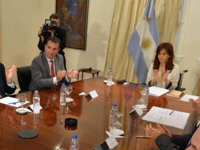 P�rez se reuni� con la Presidenta y se enviar� una orden al Naci�n para que le otorgue financiamiento a Mendoza
