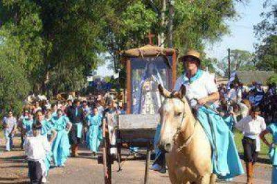 Peregrinos itate�os compartieron la devoci�n a la Virgen en Uruguay
