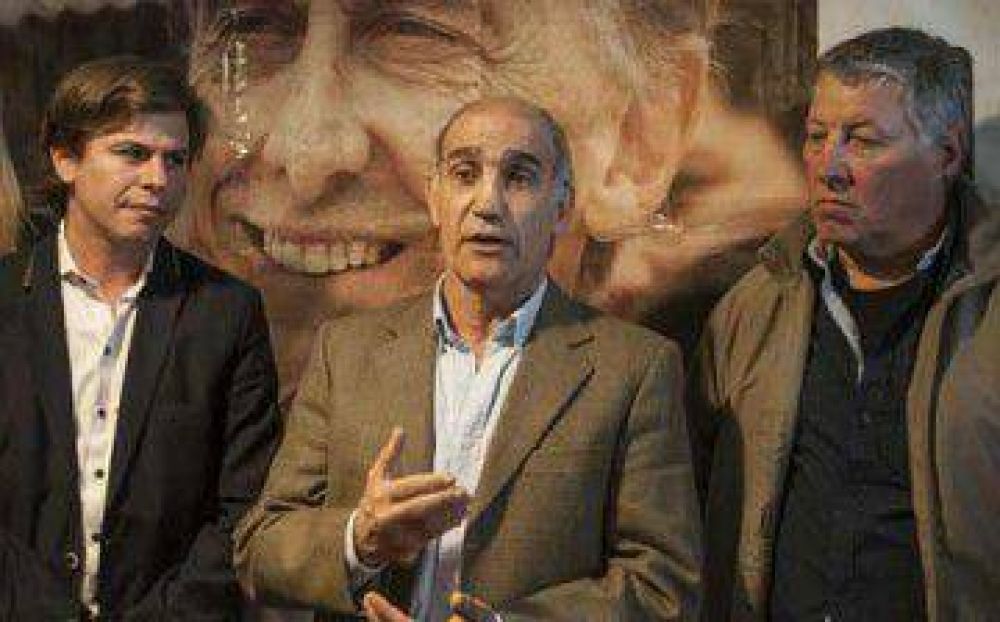 En Lomas, Salvador prometi� �una lucha sin cuartel contra el narcotr�fico�