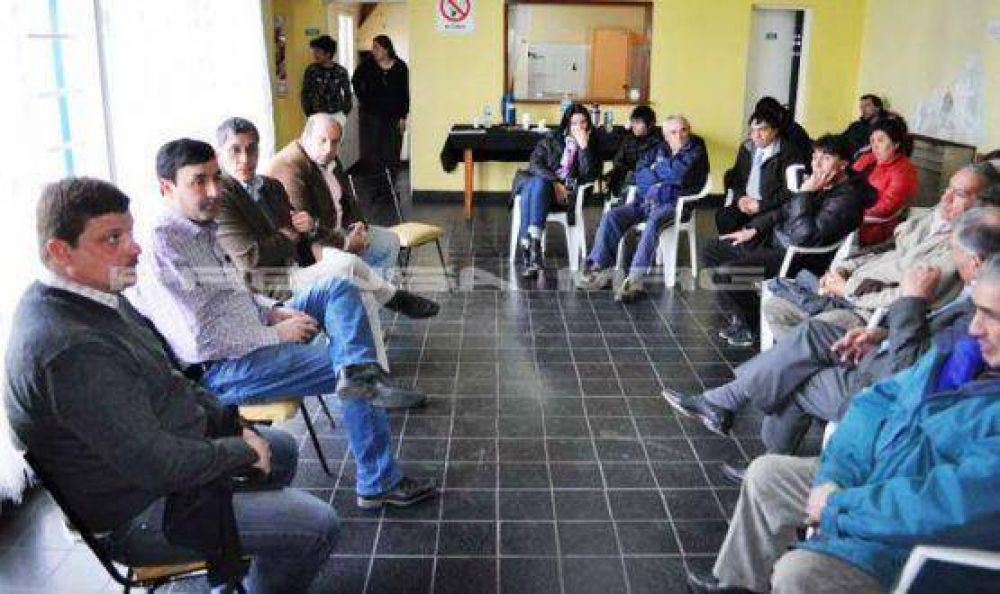 El Intendente se reuni� con vecinos de barrios F�tima, Newbery y 400 Departamentos