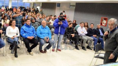 Lucio Tamburo expuso detalles del Acueducto Norte Santacruce�o