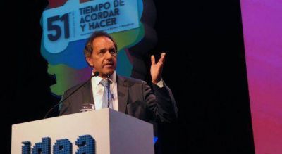 A lo Per�n, Scioli prometi� sustituci�n de importaciones y pronostic� un �etapa hist�rica�