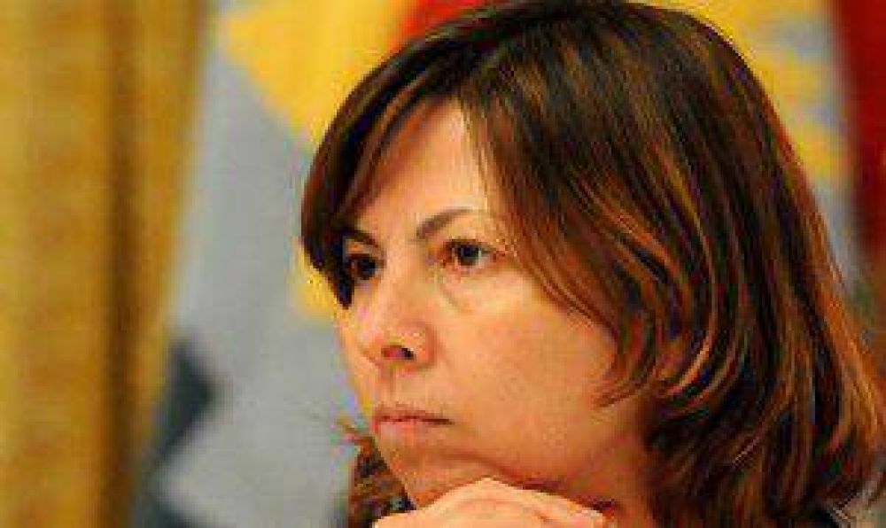 Scioli anunci que Silvina Batakis ser su ministra de Economa si gana las elecciones