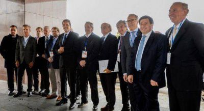 Massa entusiasm� a los empresarios con promesas contra la corrupci�n
