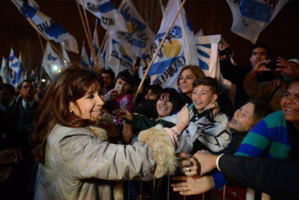Cristina Kirchner respaldar� en Santa Cruz las candidaturas de M�ximo y Alicia
