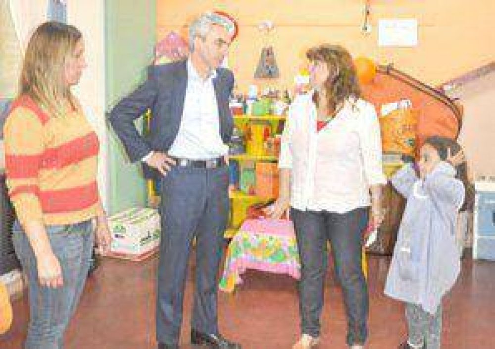 Subsidio para el Jard�n de Infantes de Saforcada