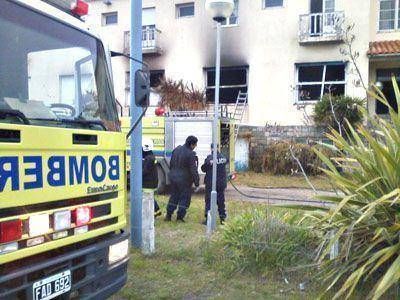Ardi� la Casa del Deportista e investigan causas del incendio