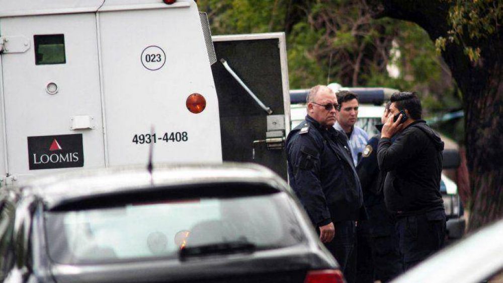 San Isidro: robaron m�s de $10 millones de un blindado