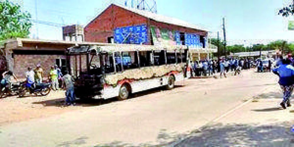 La violencia se mete de lleno en la campa�a electoral. En Ju�rez quemaron colectivo de un candidato