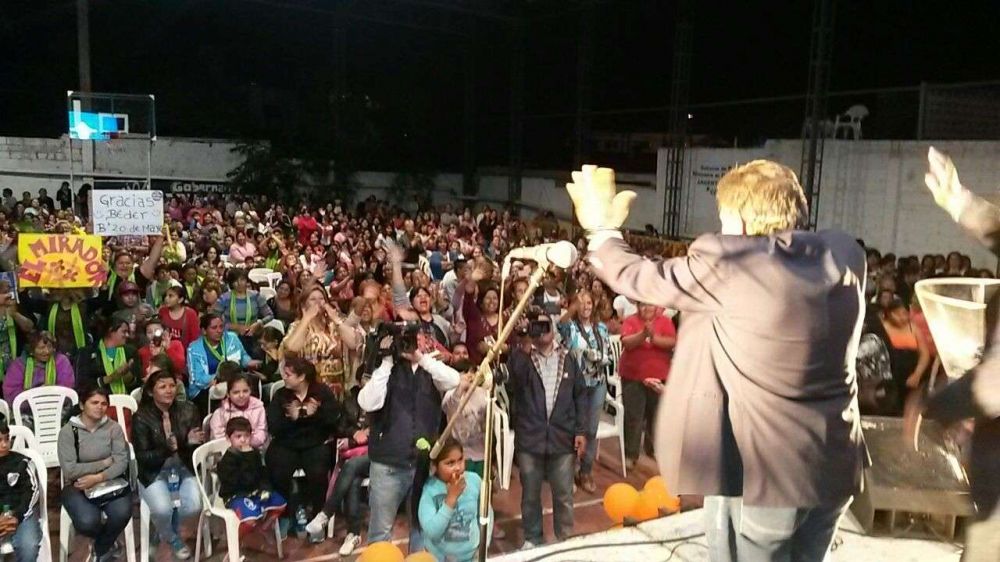 Beder: �Esos hombres se dicen ambientalistas pero no lo son, son candidatos opositores�