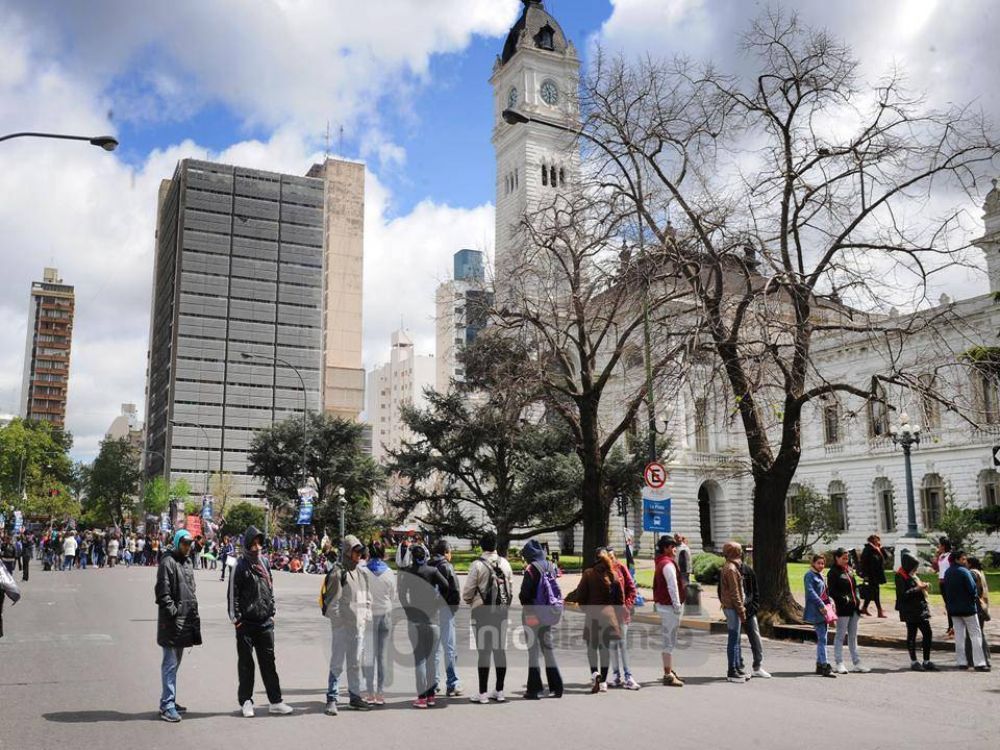 Denuncian ante el Municipio el violento desalojo de 120 familias en Villa Elvira