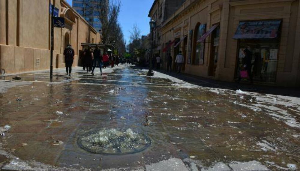 Se multiplican los desbordes por un conflicto en la direcci�n de Redes