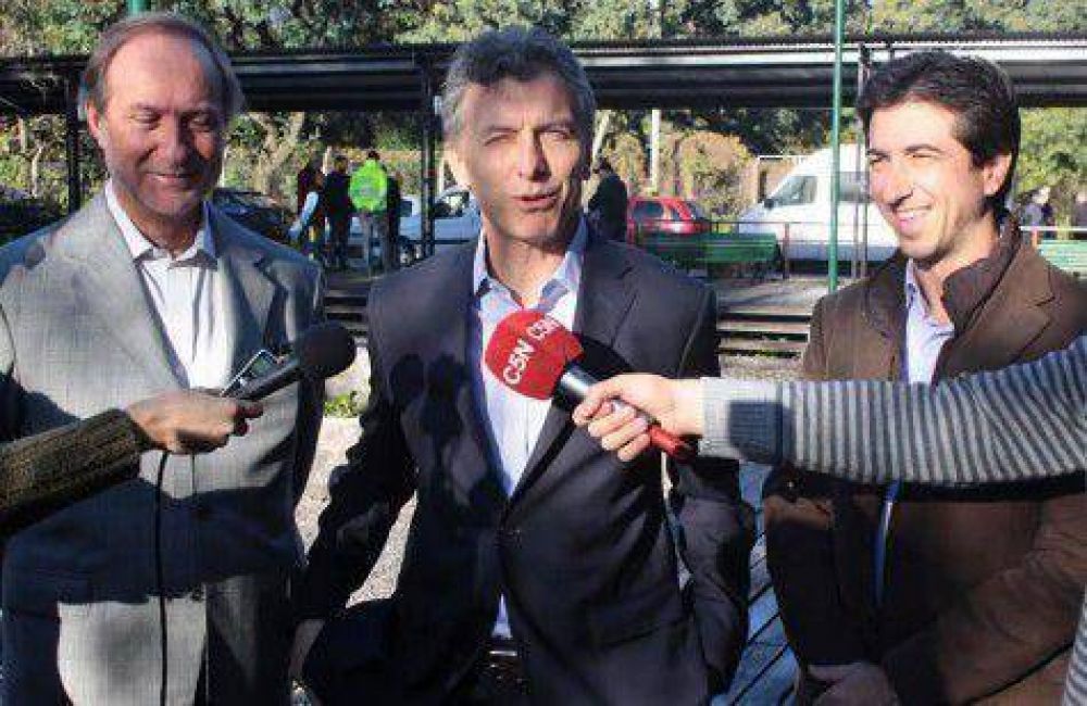 Citan a dos funcionarios porte�os por los cortes de luz