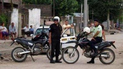 Un valiente efectivo de la Polic�a de Tucum�n salva la vida de una anciana
