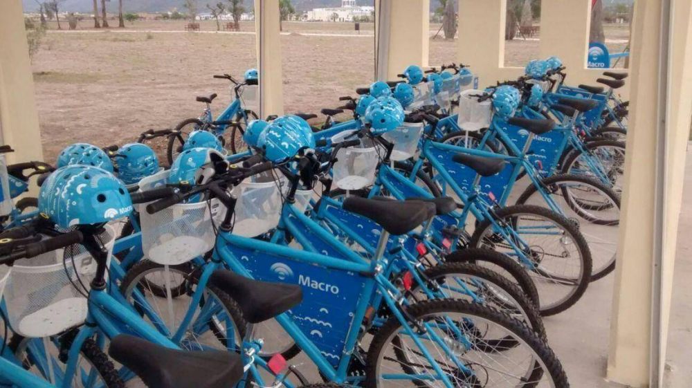 Entregan bicicletas en Parque del Bicentenario
