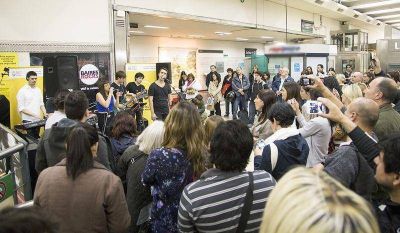 La Ciudad ya hace shows en vivo en el subte