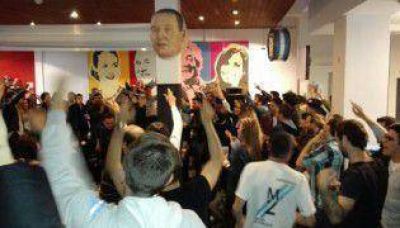 La JP recibi� el D�a de la Lealtad en la sede del PJ porte�o