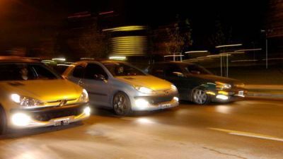 Las picadas evaden controles y ahora se convocan por WhatsApp