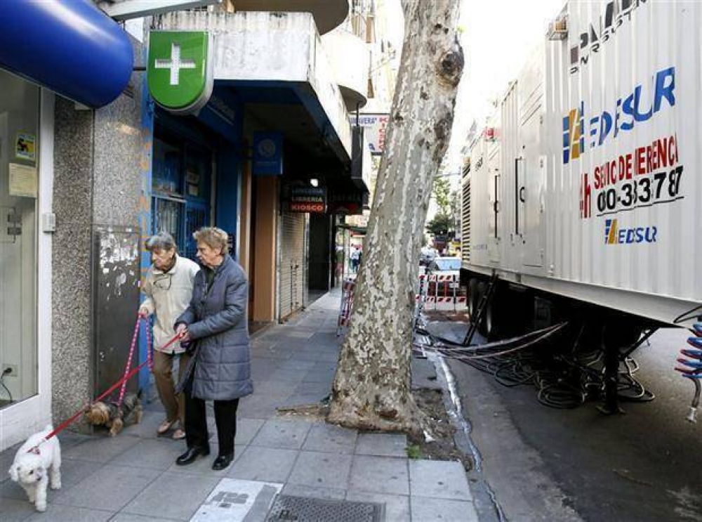 Comienzan a normalizar el servicio de luz en Recoleta