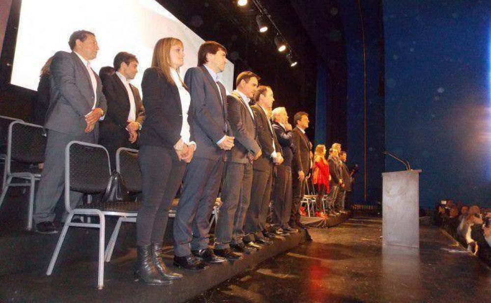 FUERTE RESPALDO A L�PEZ DE MASSA