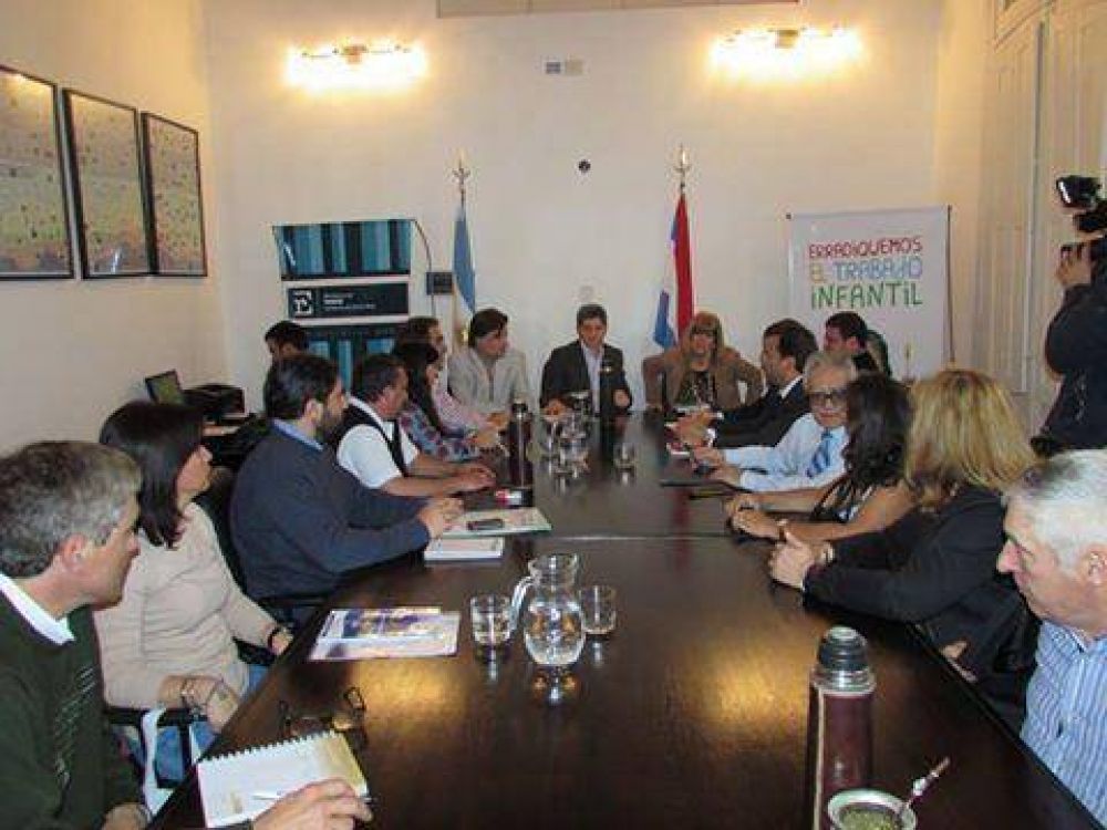 Integraci�n de Agmer resalt� que seguir�n buscando la devoluci�n de los d�as descontados �hasta el 2008�