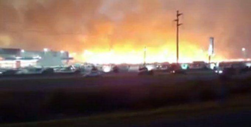 Un incendio de pastizales afect� varios kil�metros en la ruta 11