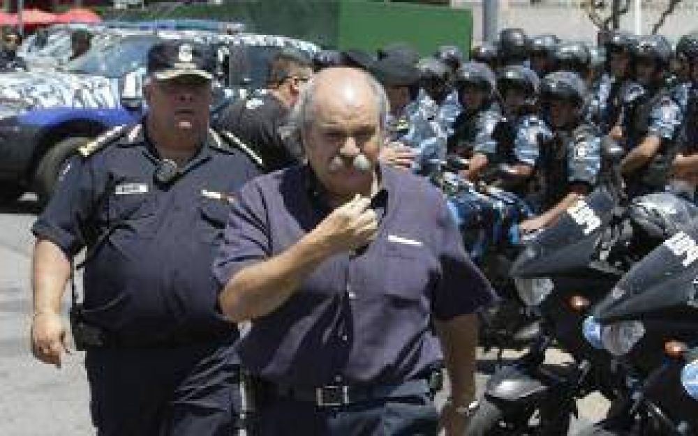 Polic�a Bonaerense: Disolvieron las departamentales y crearon 74 coordinaciones