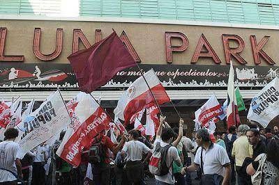 UCR � MDP: de locomotora de la democracia a furg�n de cola del partido militar 