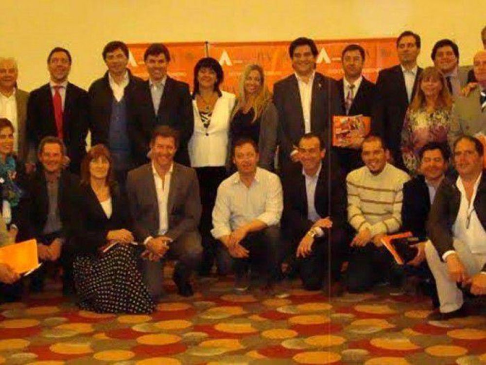Tres Arroyos se sum� al lanzamiento formal del COPROTUR