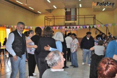 Curetti particip� de una jornada recreativa junto a los adultos mayores 