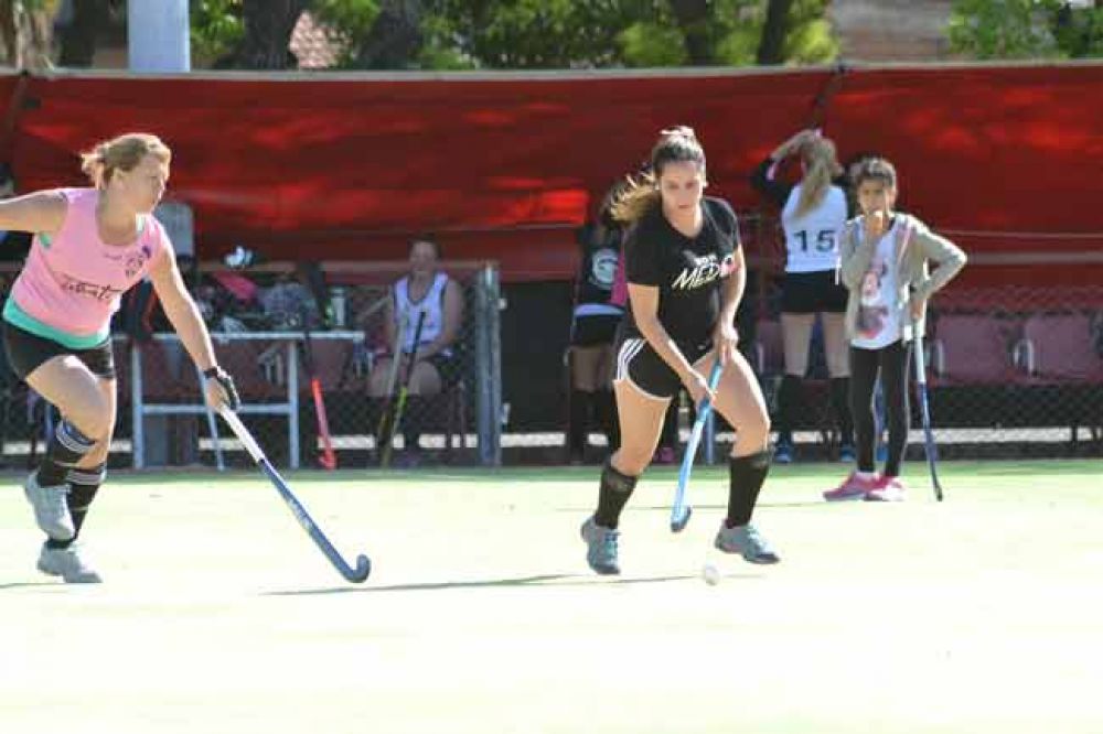 Las mamis hockey jugaron a beneficio de LALCEC