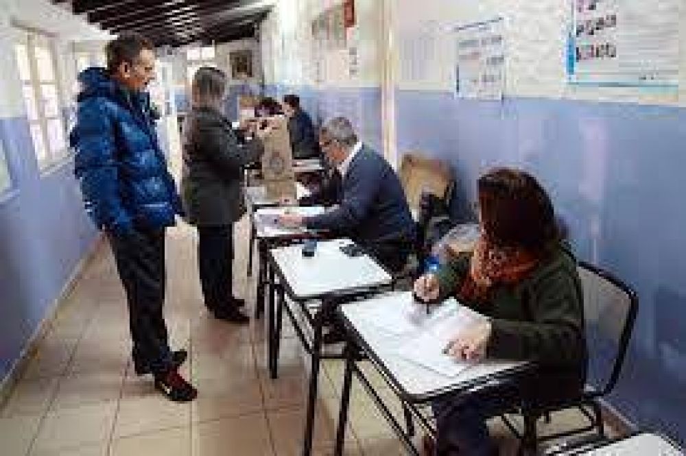 Transferieron los pagos para autoridades de mesas y delegados que actuaron en las PASO
