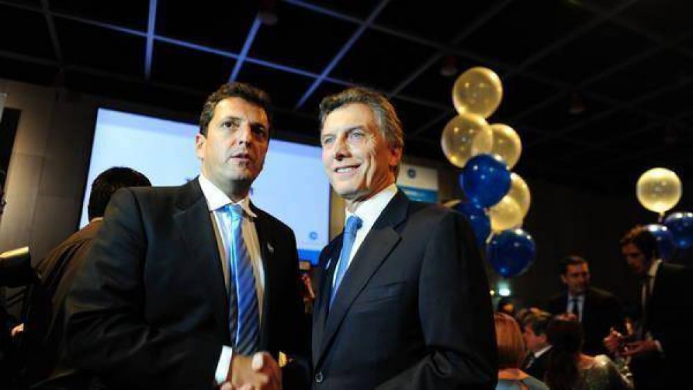 El voto anti Scioli: Massa pide �ayuda� y Macri, �por favor�