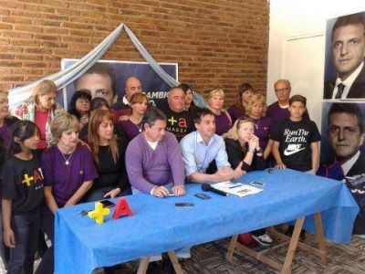 Spadone present� parte de su equipo