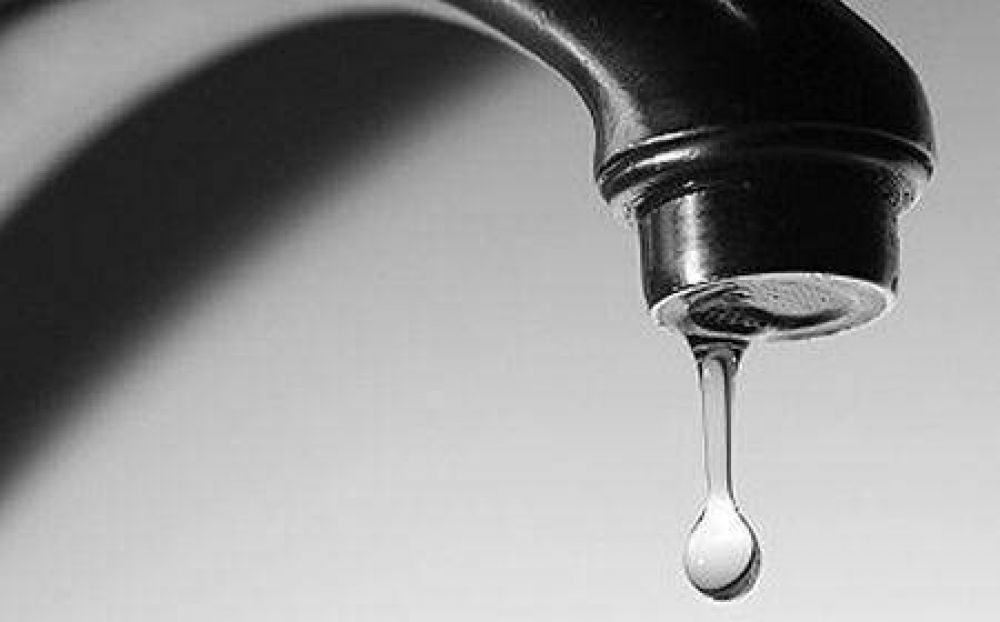 Prev�n corte de agua para este martes