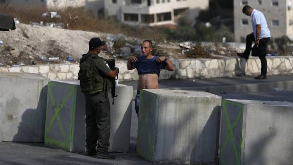 Bajo fuerte presin, Netanyahu frena un plan para levantar muros en Jerusaln