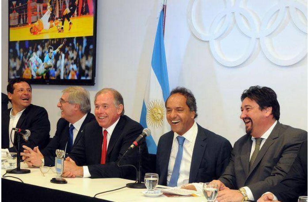 Scioli y Closs firmaron un compromiso junto a deportistas y autoridades del Comit Olmpico argentino