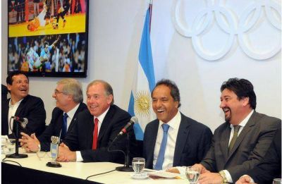 Scioli y Closs firmaron un compromiso junto a deportistas y autoridades del Comité Olímpico argentino