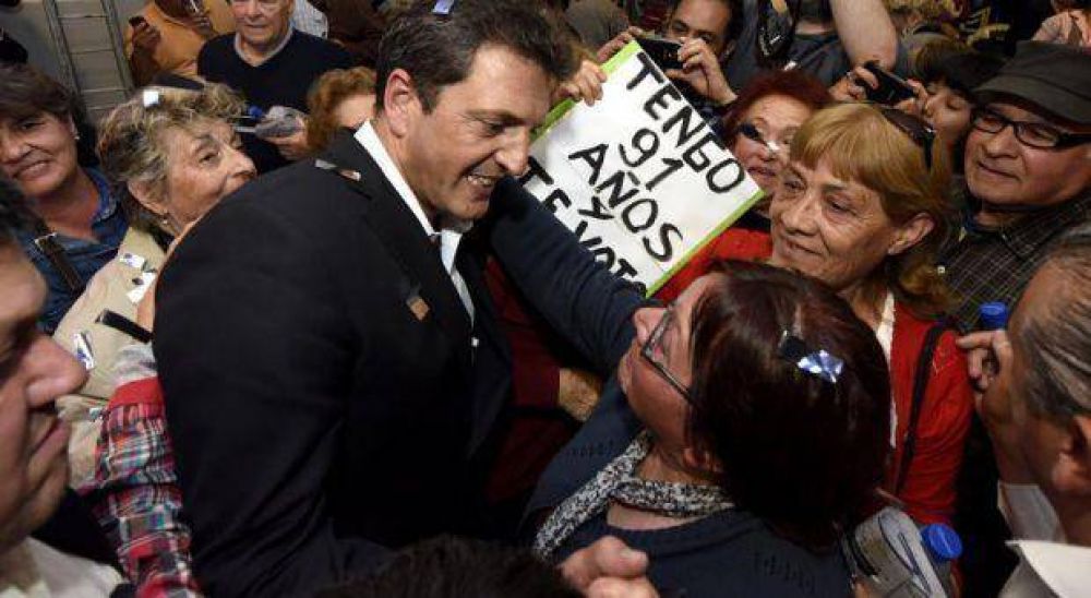 Massa en Esteban Echeverr�a: �Nos comprometemos a terminar con el pa�s de la verguenza�