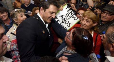 Massa en Esteban Echeverr�a: �Nos comprometemos a terminar con el pa�s de la verguenza�