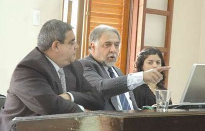 Abogado riojano calific� de �Borracha� a Diana Conti e �imb�cil� a Ricardo Foster