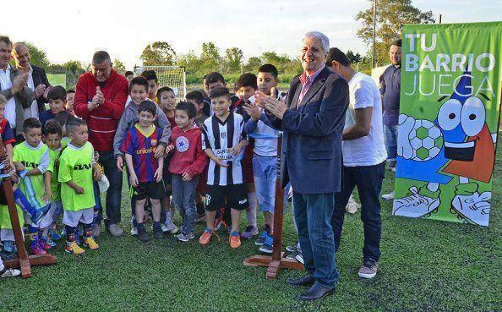 Luis Andreotti inaugur el playn deportivo del Club Santa Catalina