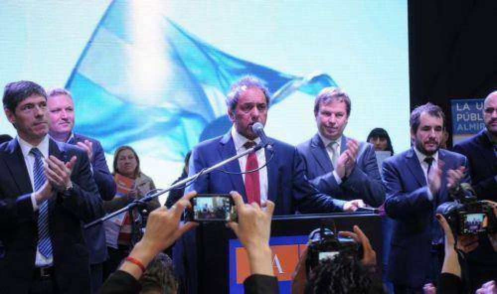 Cascallares: �Brown har� un muy buen aporte al triunfo de Scioli en primera vuelta�