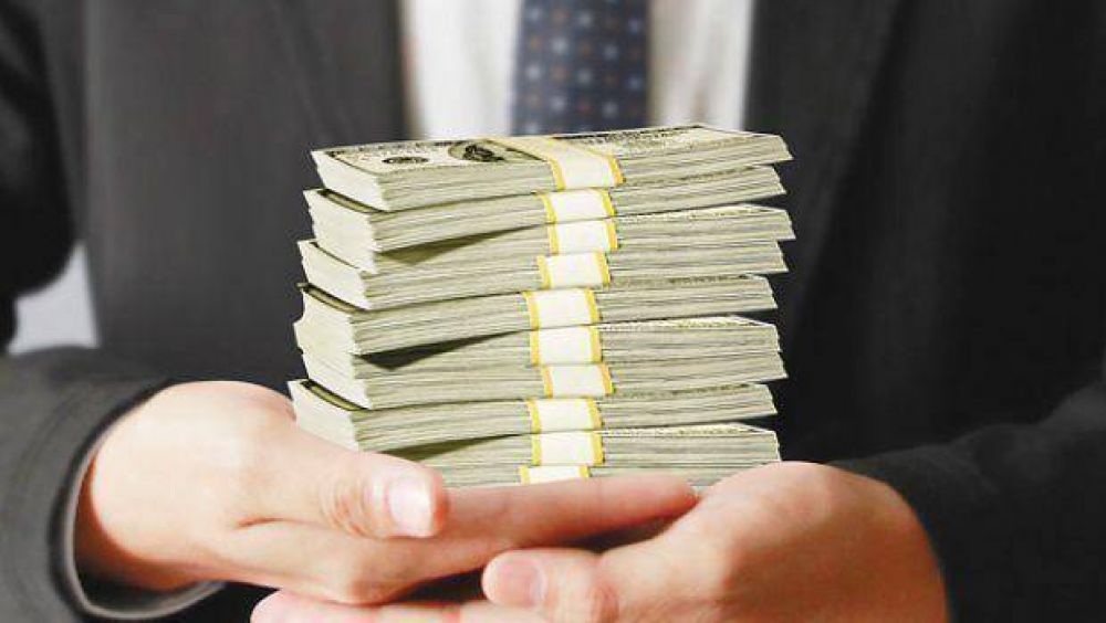 Manos amigas salieron con u$s 2 millones para enfriar al blue